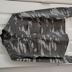 Express Snap Button Comoflouge Top